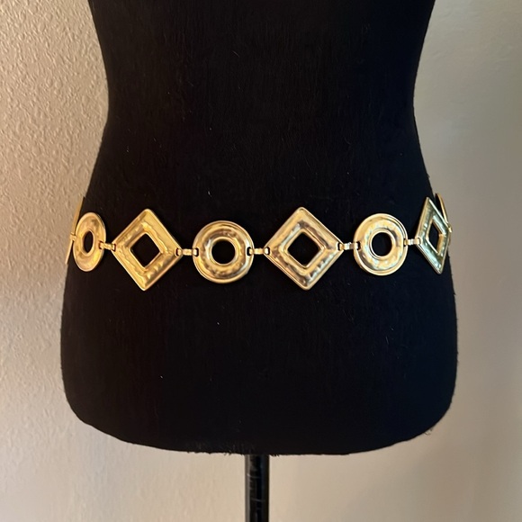 ESCADA Women’s Designer Elegant Vintage Gilded Gold Geometric Belt Made in Spain - Picture 11 of 16